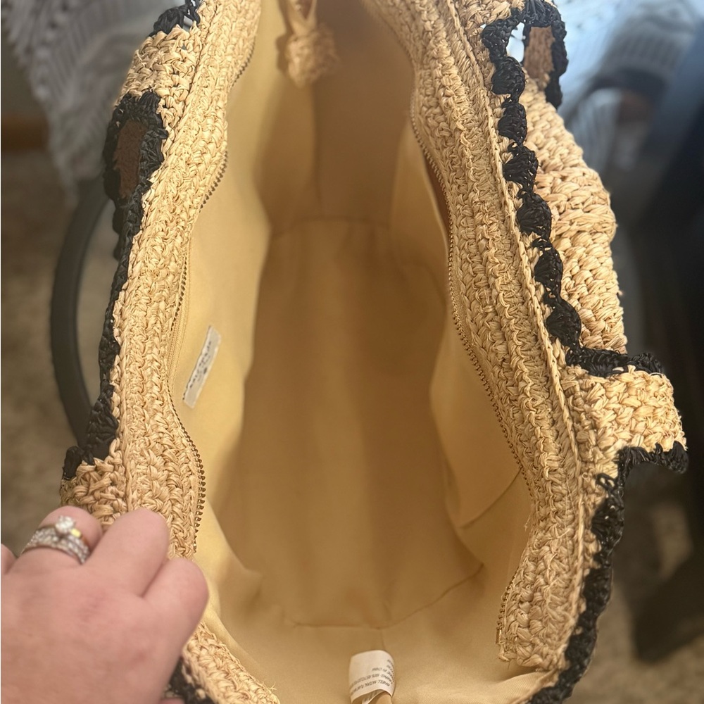 Chic Tan Tote Bag with Black Detailing - Picture 6 of 6